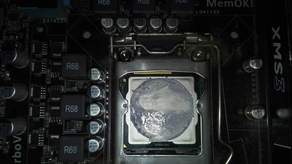 Processor med udtørret kølepasta